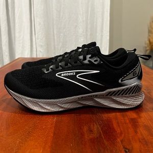 Brooks Levitate 6